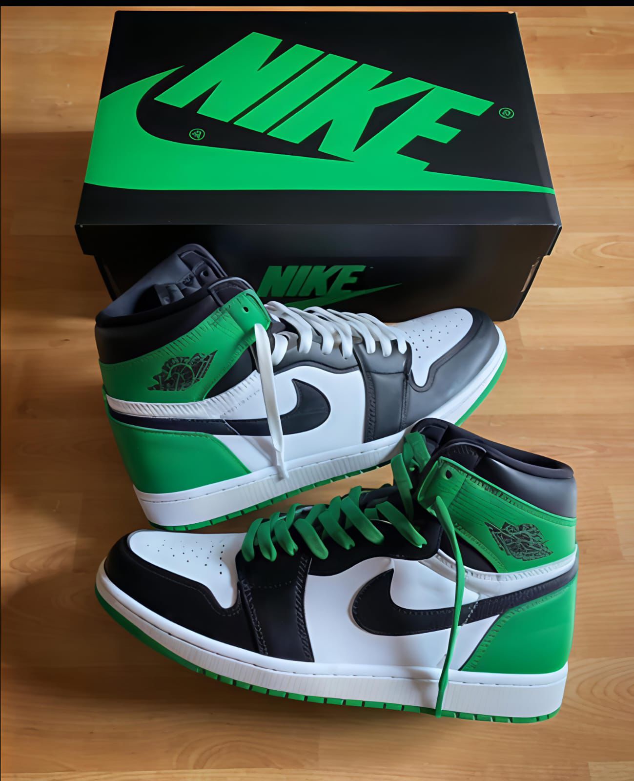 NIKE AIR JORDAN 1 RETRO HIGH LUCKY GREEN