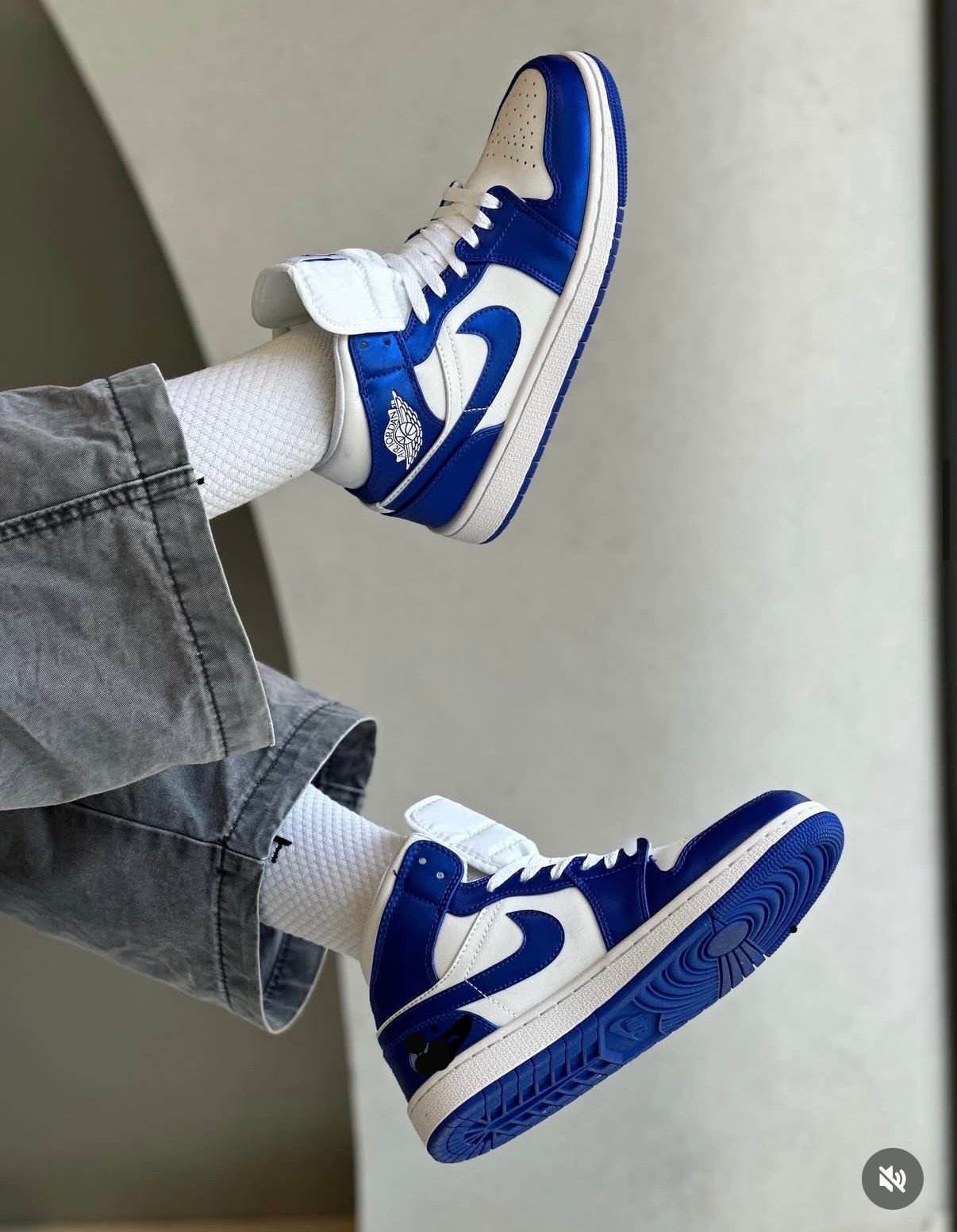 AIR JORDANS RETRO 1 MID KENTUCKY ROYAL BLUE