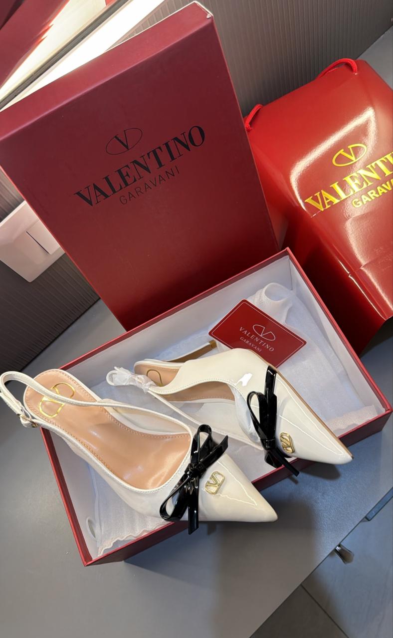 Valentino Garavani Bepointy Slingback Pumps