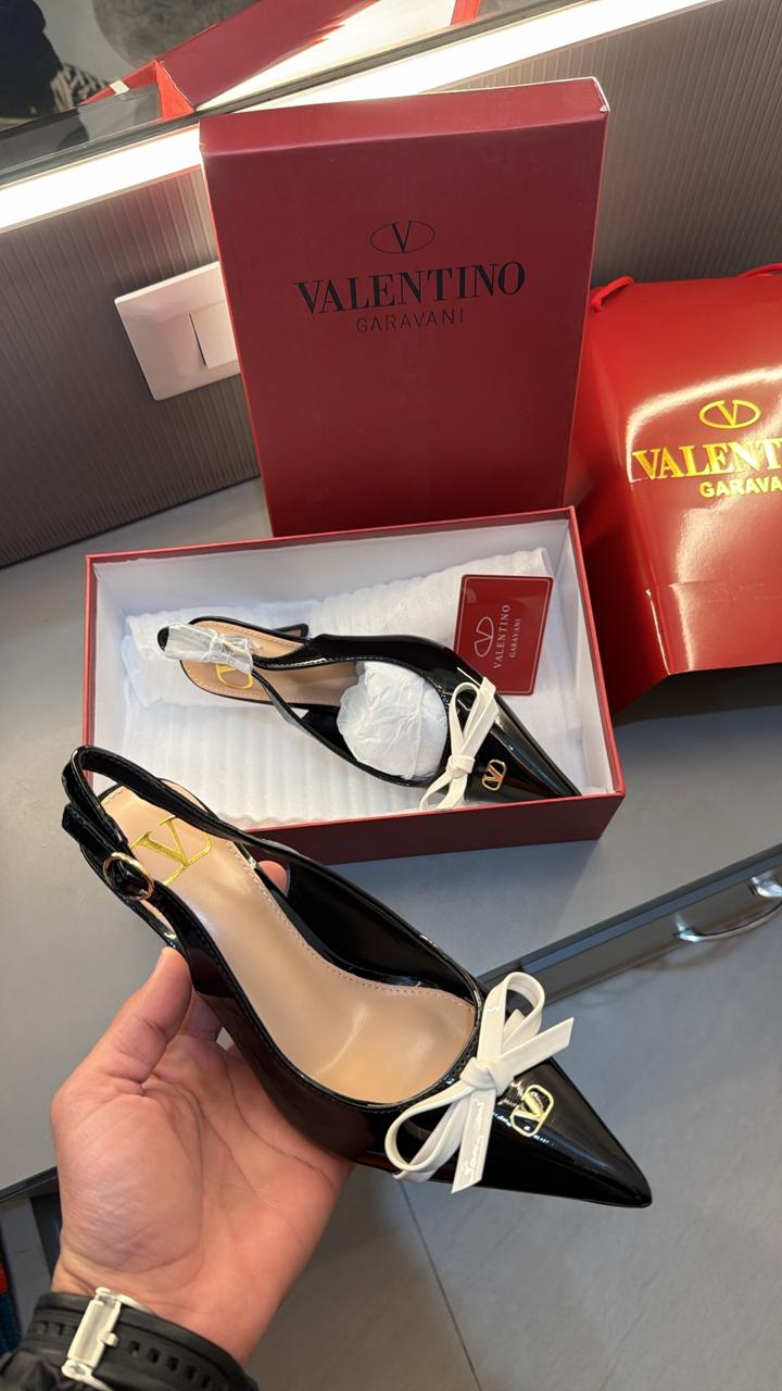 Valentino Garavani Bepointy Slingback Pumps