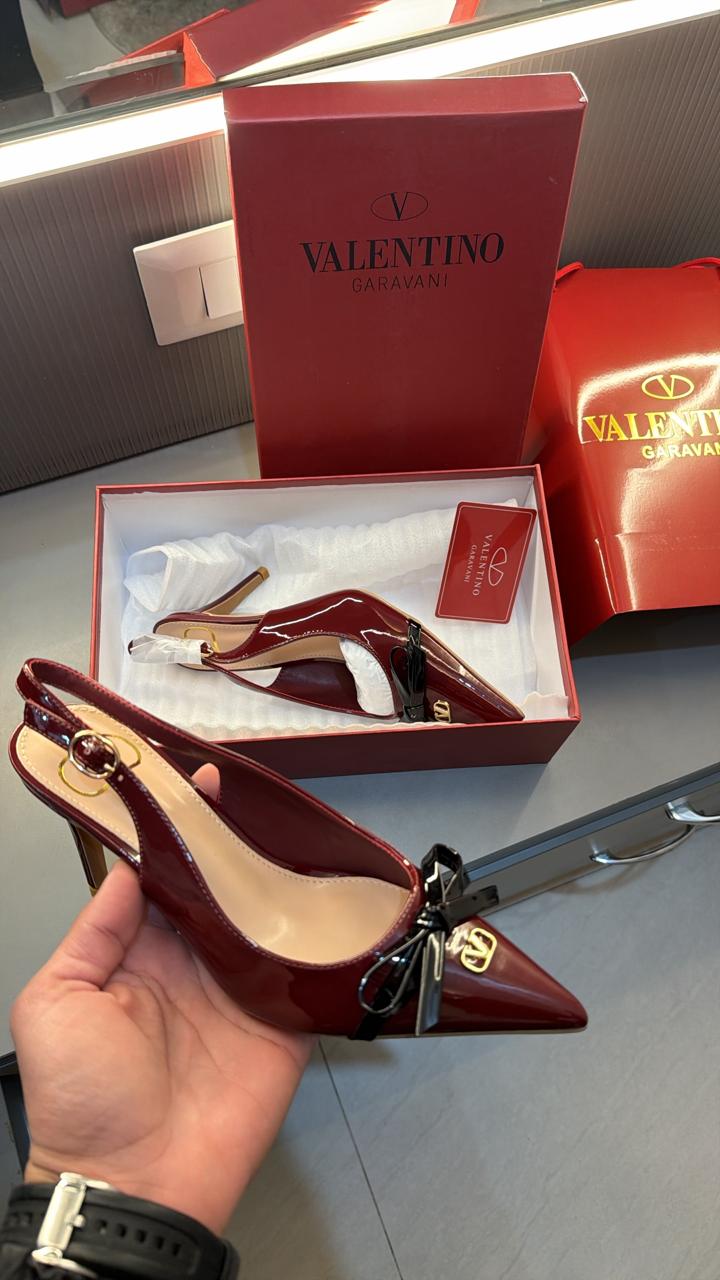 Valentino Garavani Bepointy Slingback Pumps