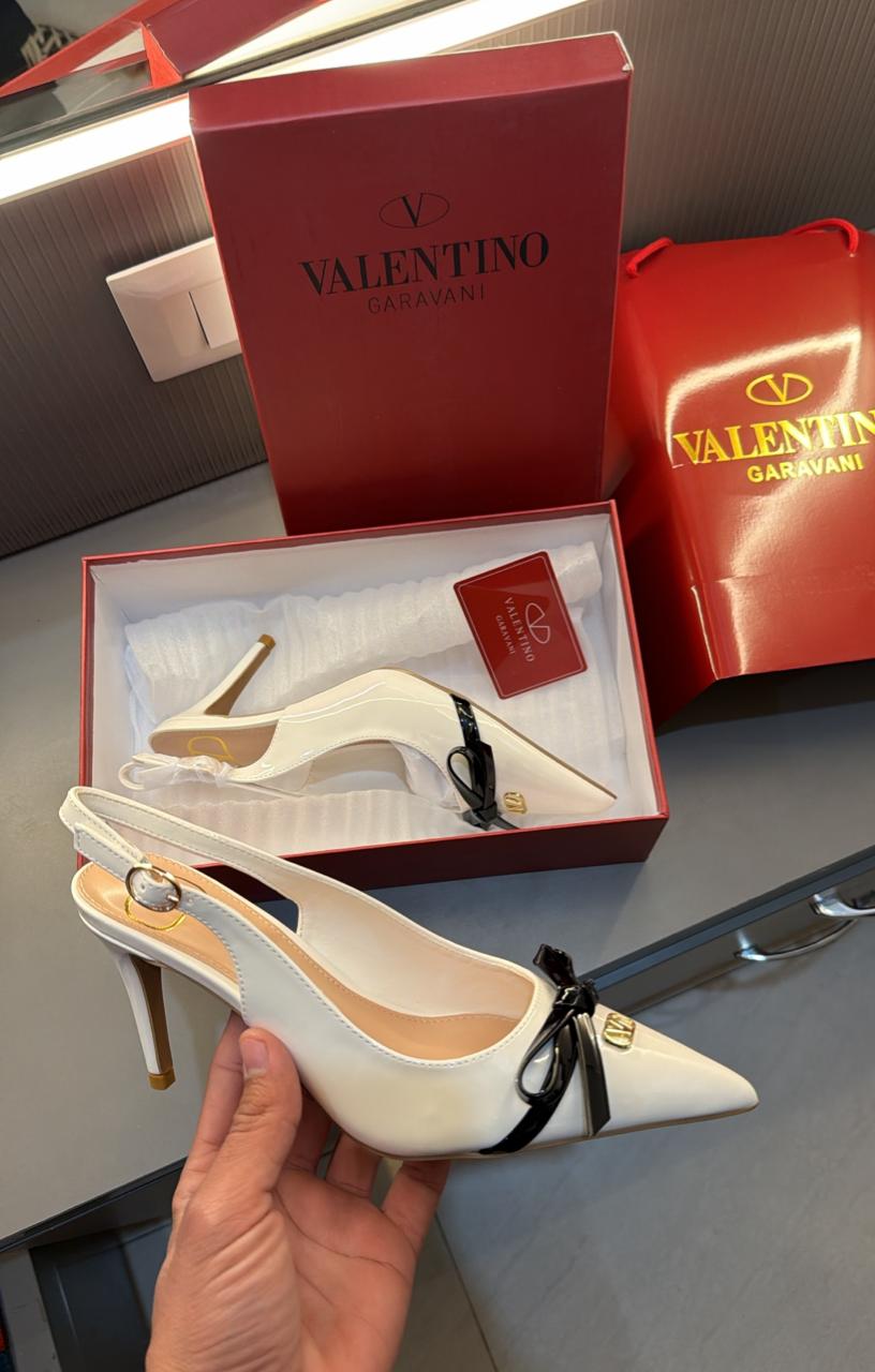 Valentino Garavani Bepointy Slingback Pumps