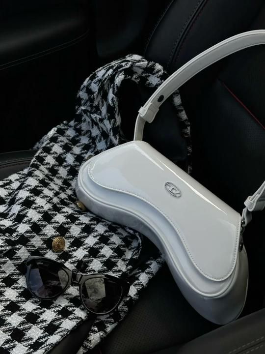 DIESEL PLAY  GLOSSY SHOULDER BAG