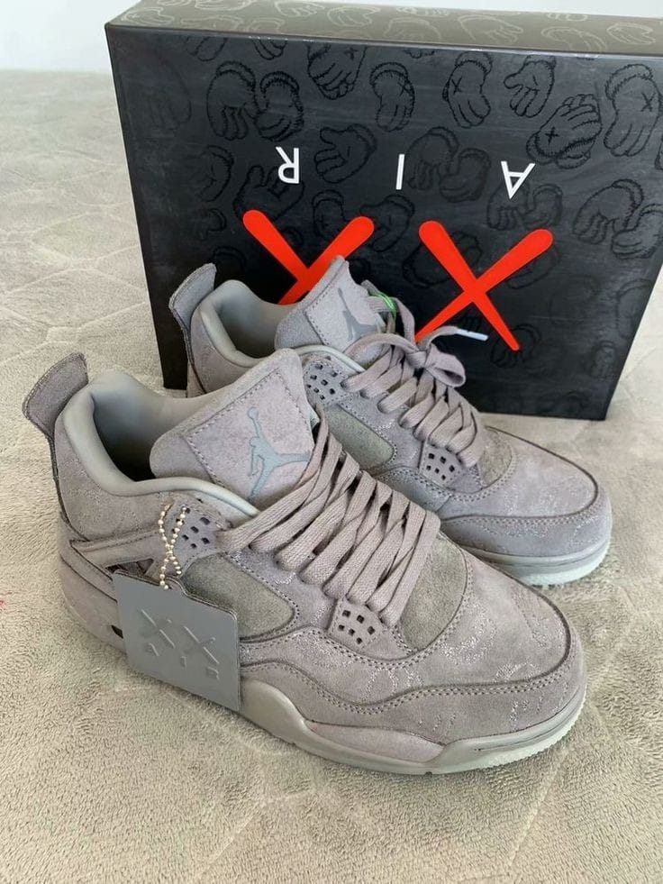 Nike Air Jordan 4 KAWS