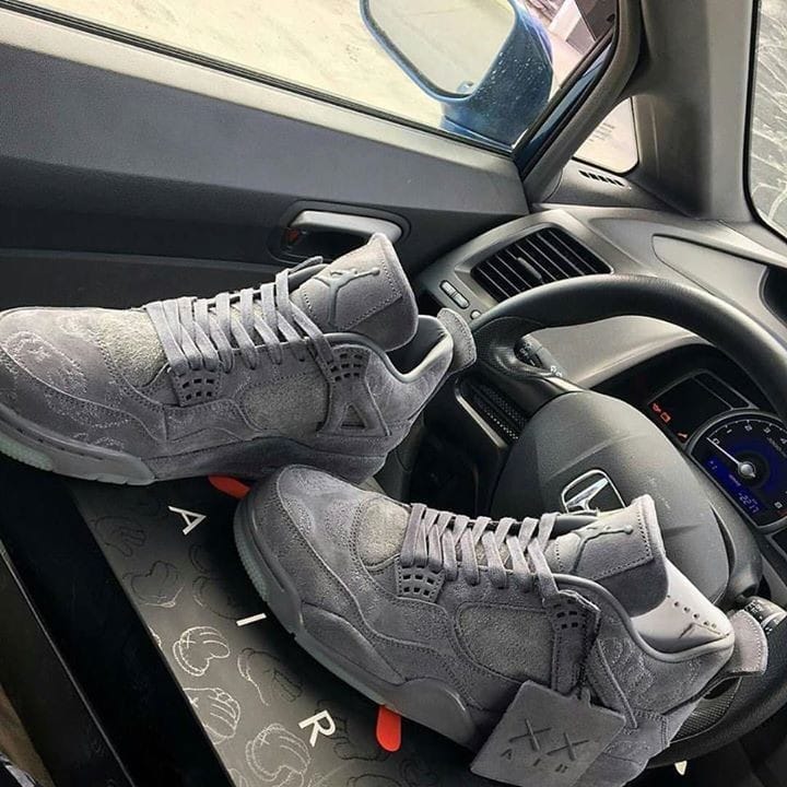 Nike Air Jordan 4 KAWS