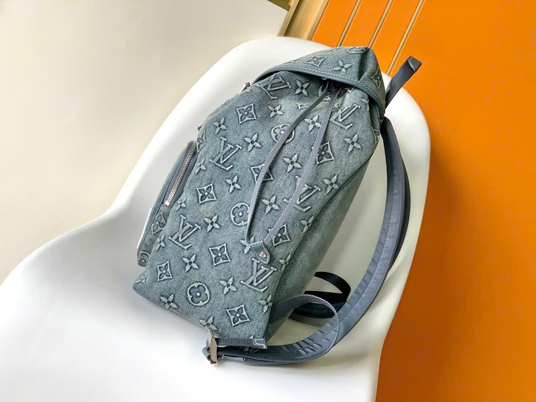 Louis Vuitton Montsouris Cargo Unisex Backpack