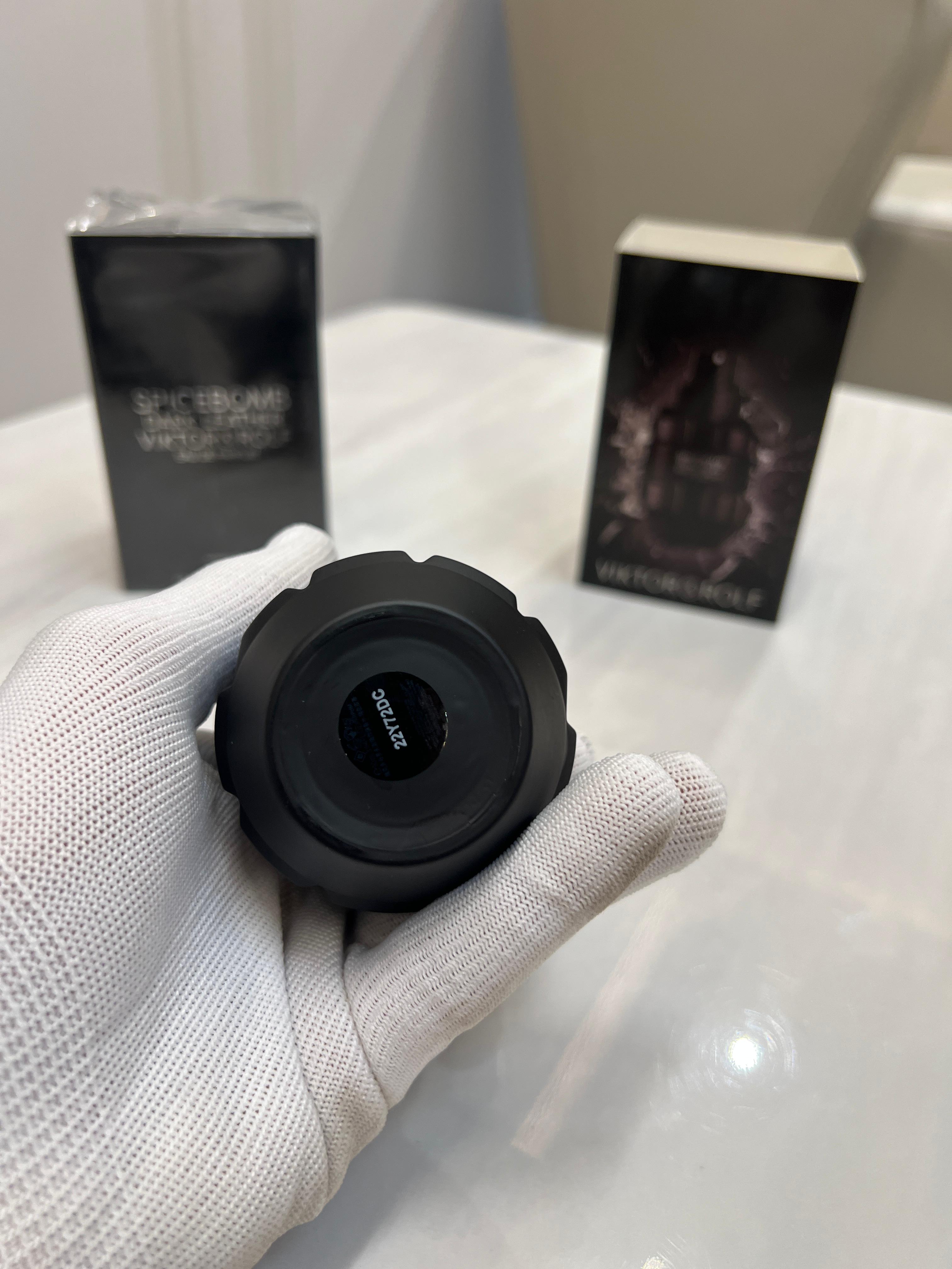 VIKTOR & ROLF SPICEBOMB DARK LEATHER